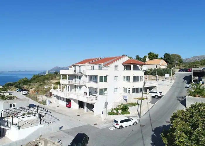 Apartments Villa Dadic
