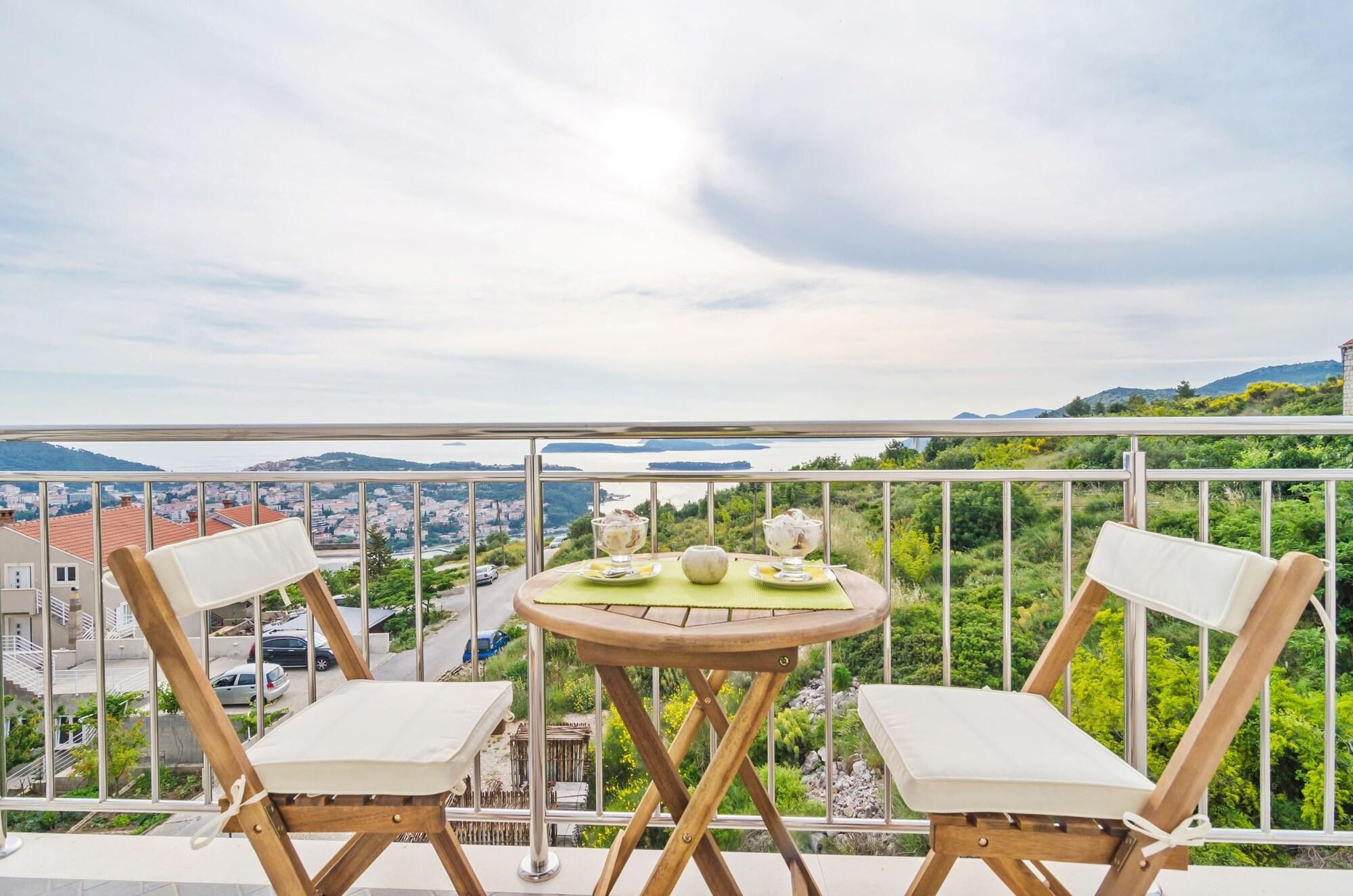 Apartament Dadic *