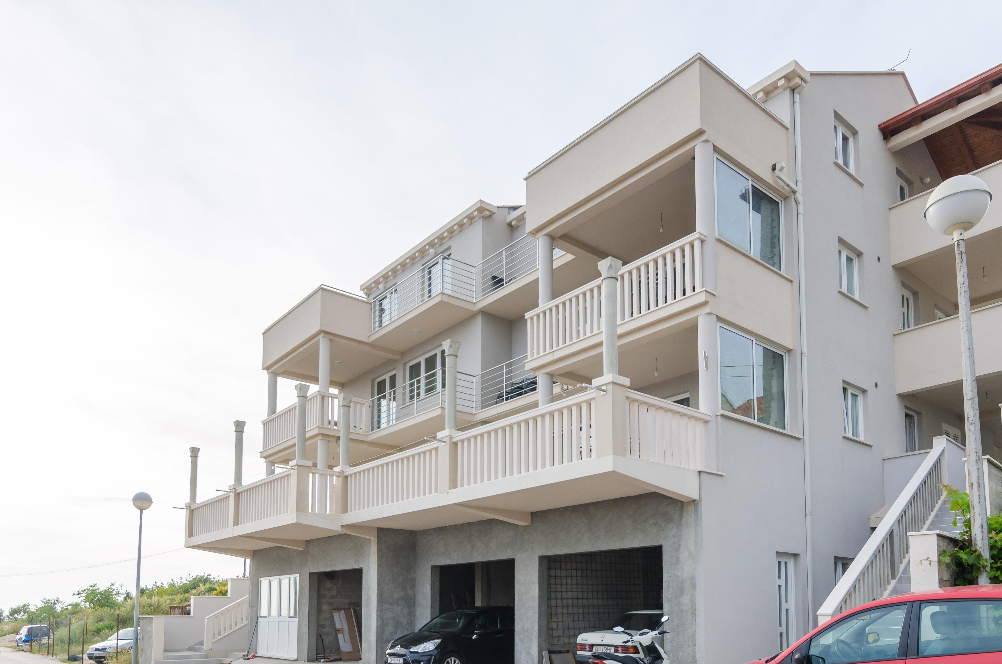 Apartament Dadic *